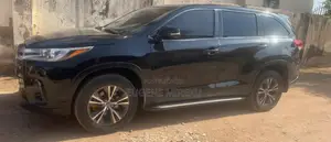 Toyota Highlander LE 4x2 (2.7L 4cyl 6A) 2017 Black