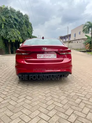 Hyundai Elantra Limited Sedan FWD (2.0L 4cyl 6A) 2017 Red