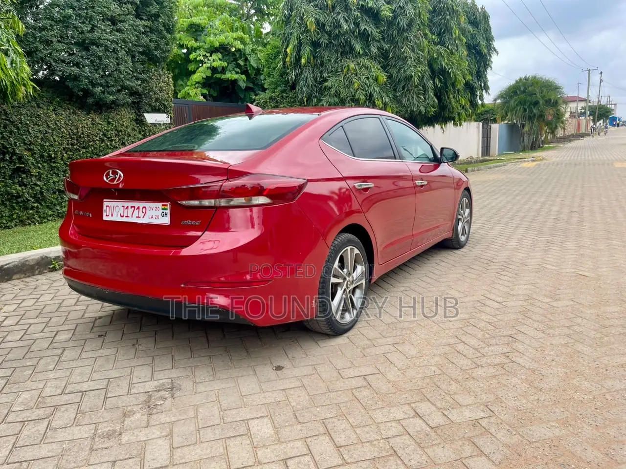 Hyundai Elantra Limited Sedan FWD (2.0L 4cyl 6A) 2017 Red