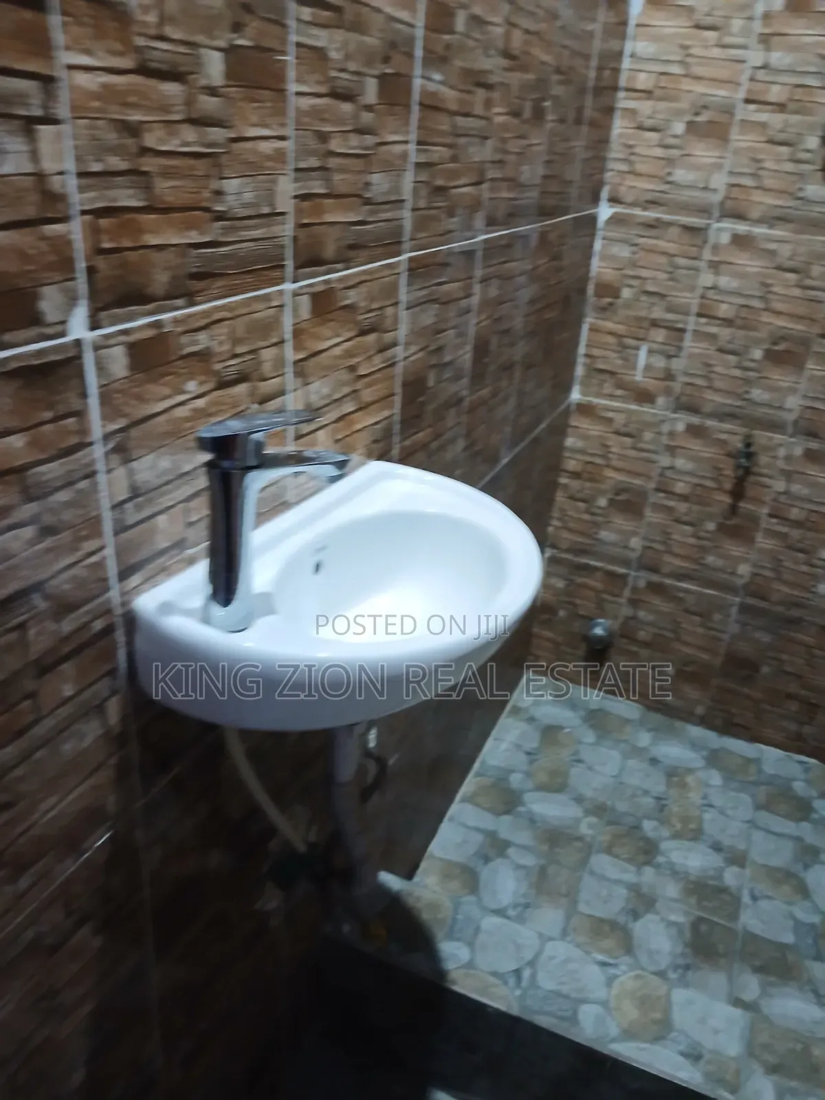 1bdrm Apartment in Kingzion Real, Awoshie for rent
