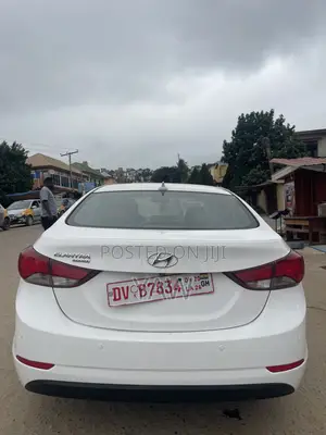 Hyundai Elantra Limited Sedan FWD (1.8L 4cyl 6A) 2016 White