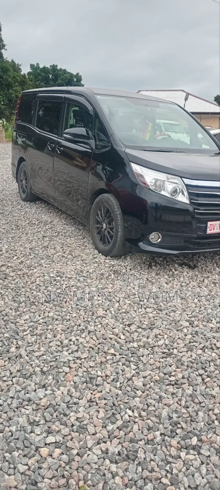 Toyota Noah 2015 Black