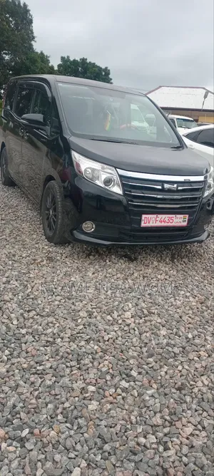 Toyota Noah 2015 Black