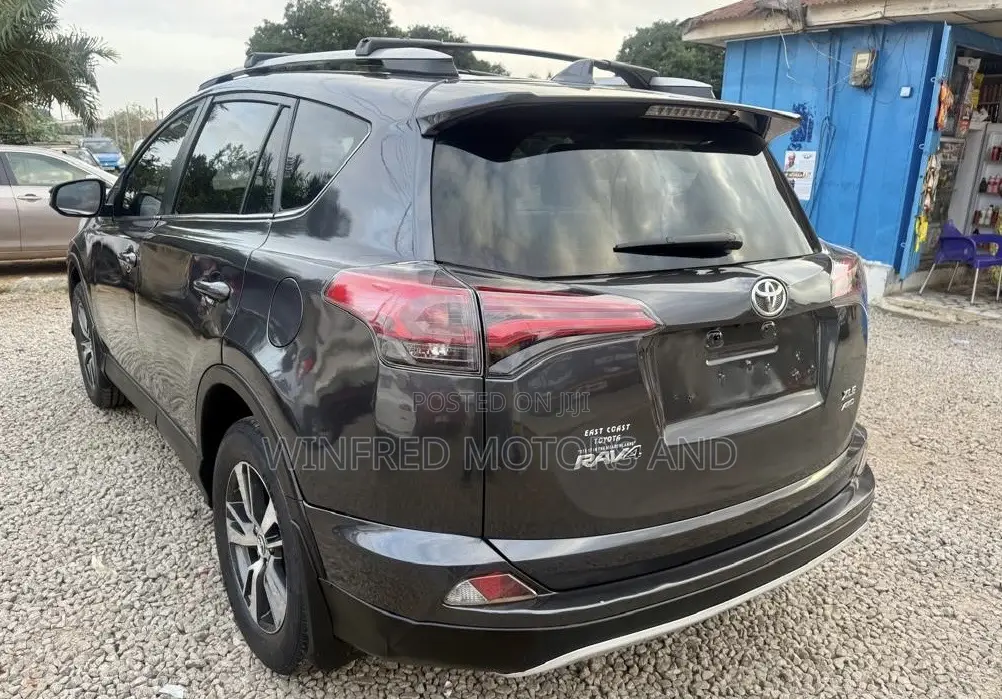 Toyota RAV4 XLE AWD (2.5L 4cyl 6A) 2017 Black