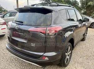 Toyota RAV4 XLE AWD (2.5L 4cyl 6A) 2017 Black