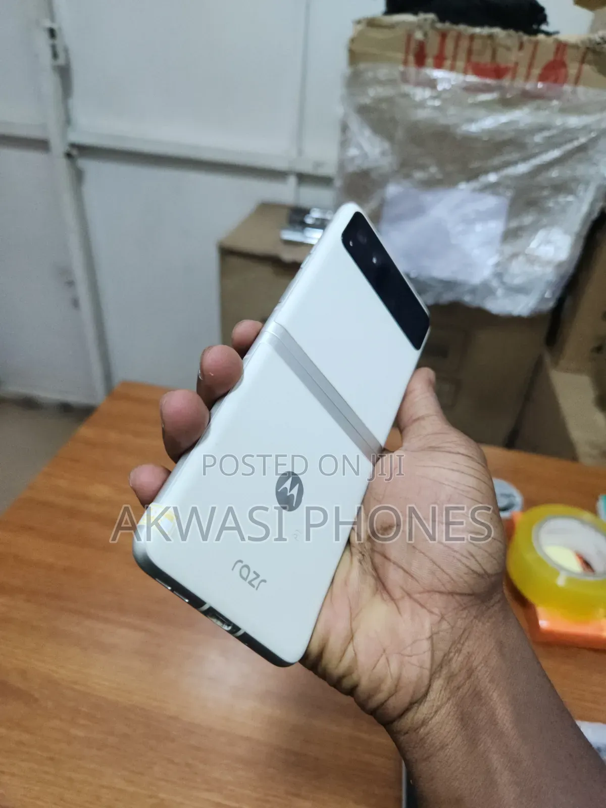 New Motorola Razr 40s 256 GB Yellow