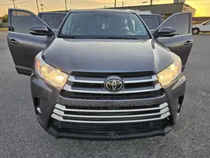 Toyota Highlander LE 4x2 V6 (3.5L 6cyl 8A) 2018 Burgundy