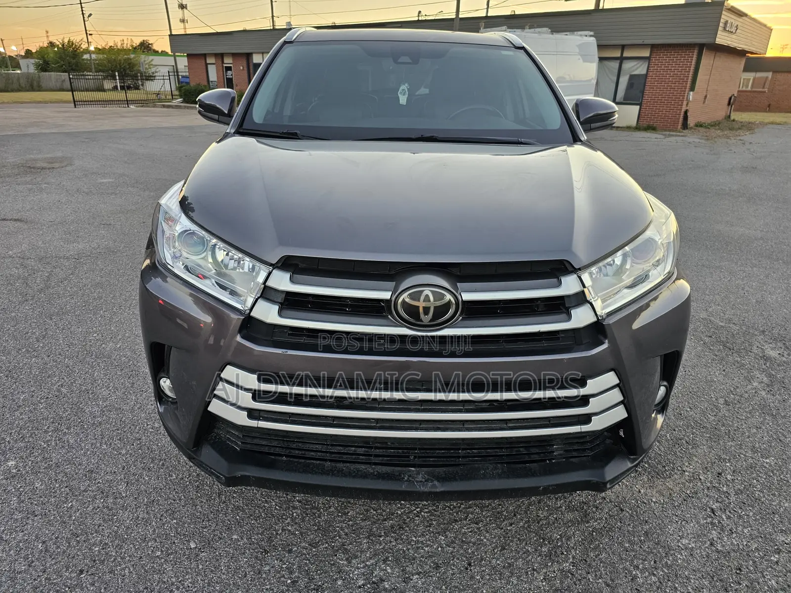 Toyota Highlander LE 4x2 V6 (3.5L 6cyl 8A) 2018 Burgundy