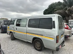 Nissan Caravan (Urvan) 2000