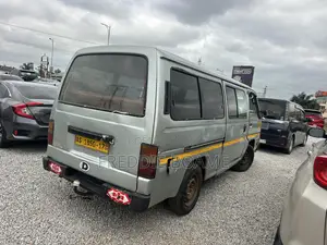 Nissan Caravan (Urvan) 2000