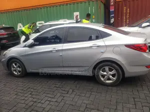 Hyundai Accent SE Sedan 2016 Silver