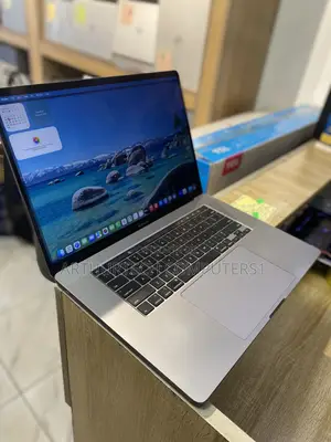 Laptop Apple MacBook Pro 2019 32GB Intel Core i9 SSD 1T