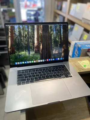Laptop Apple MacBook Pro 2019 32GB Intel Core i7 SSD 1T