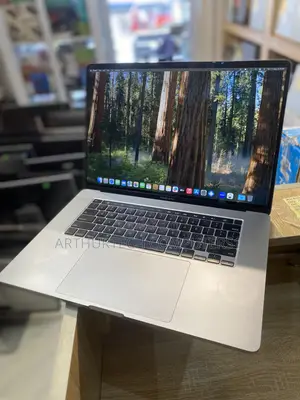 Laptop Apple MacBook Pro 2019 32GB Intel Core i7 SSD 1T
