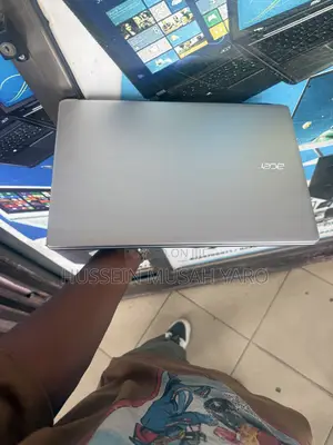 Laptop Acer Aspire E5-571 4GB Intel Core i3 HDD 500GB