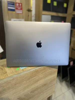 Laptop Apple MacBook Pro 2019 32GB Intel Core i7 SSD 1T