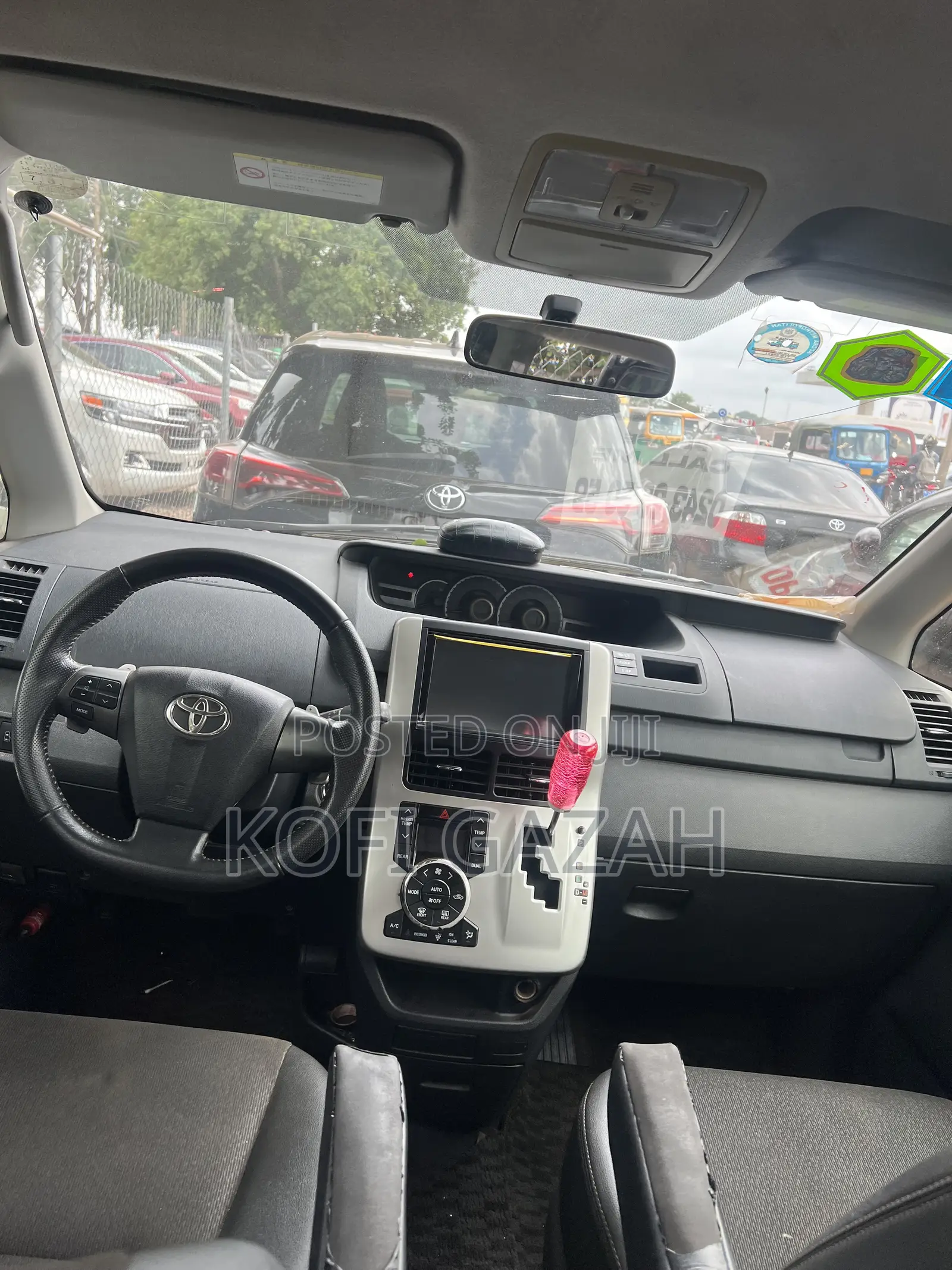 Toyota Voxy 2013 Black
