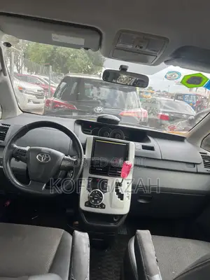 Toyota Voxy 2013 Black