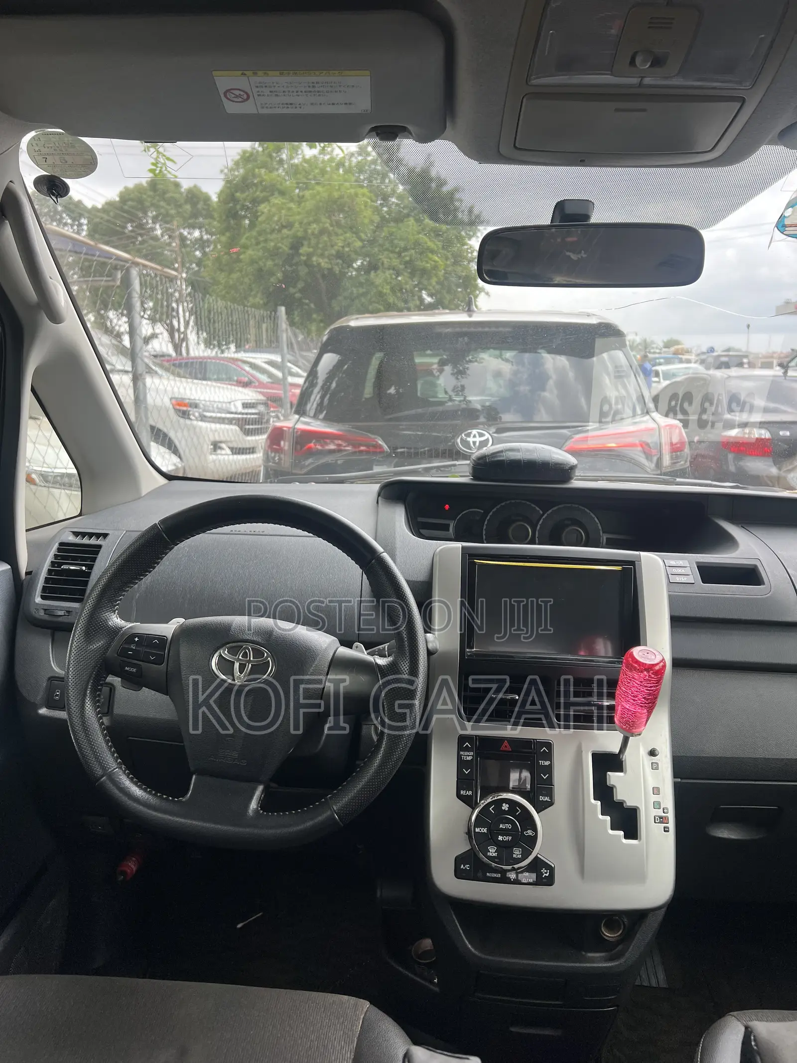 Toyota Voxy 2013 Black