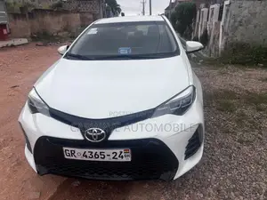Toyota Corolla S 4dr Sedan (1.8L 4cyl CVT) 2016 White