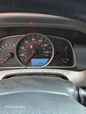 Toyota RAV4 XLE AWD (2.5L 4cyl 6A) 2013 White