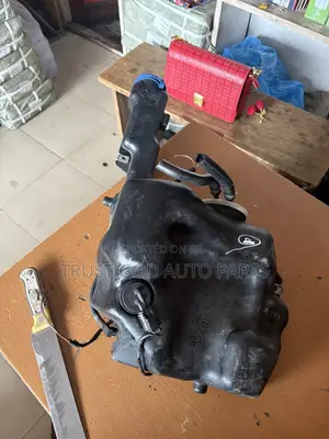 Mercedes-Benz C Coupe C204 Window Windshield Washer Fluid Tank