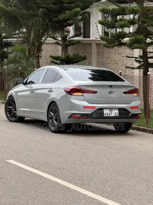 Hyundai Elantra SEL 2020 Green