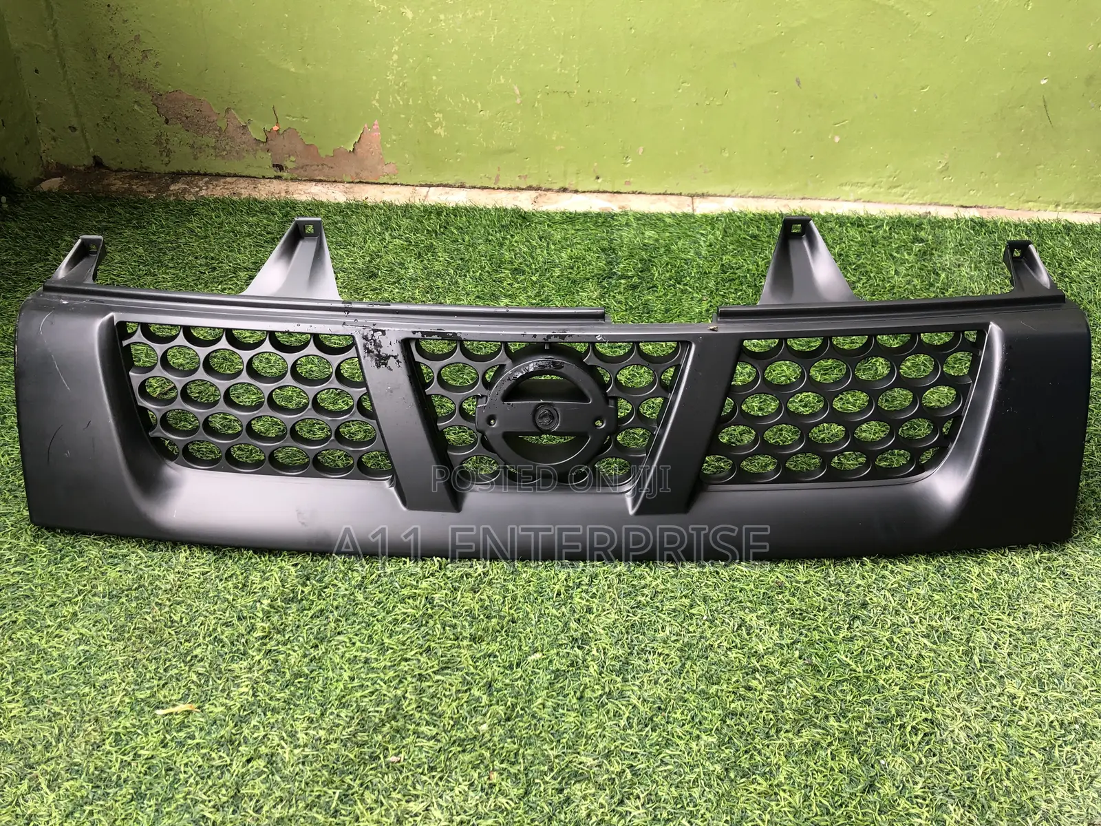 Nissan Hardbody 2008-2015 Front Grill