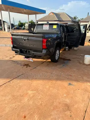 Toyota Tacoma SR5 Double Cab 5' Bed AT 2024 Gray