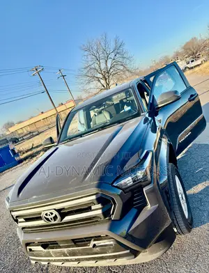 Toyota Tacoma SR5 Double Cab 5' Bed AT 2024 Gray
