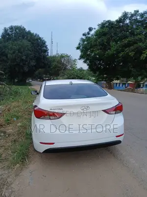 Hyundai Elantra SE 4dr Sedan (1.8L 4cyl 6A) 2015 White