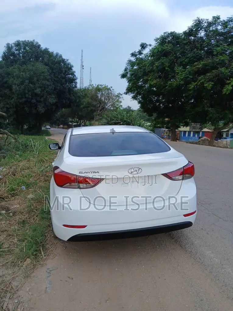 Hyundai Elantra SE 4dr Sedan (1.8L 4cyl 6A) 2015 White