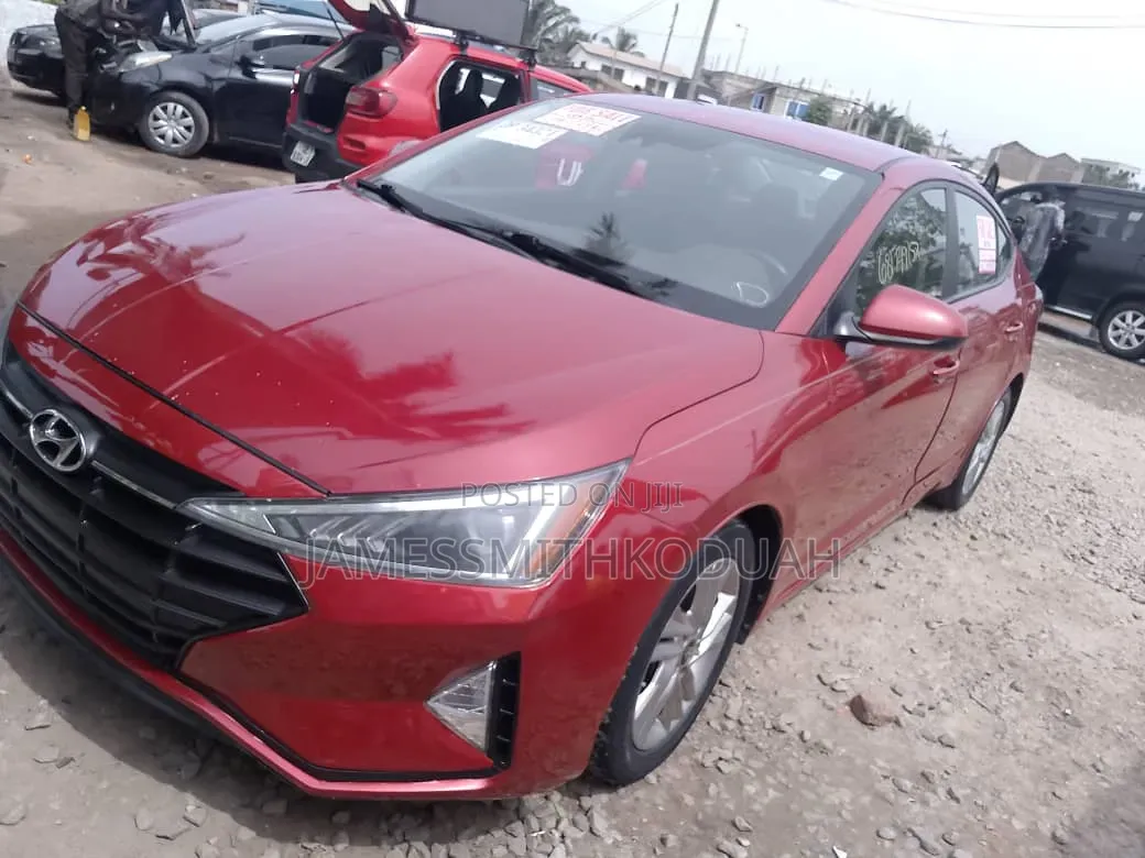 Hyundai Elantra 2019 Red