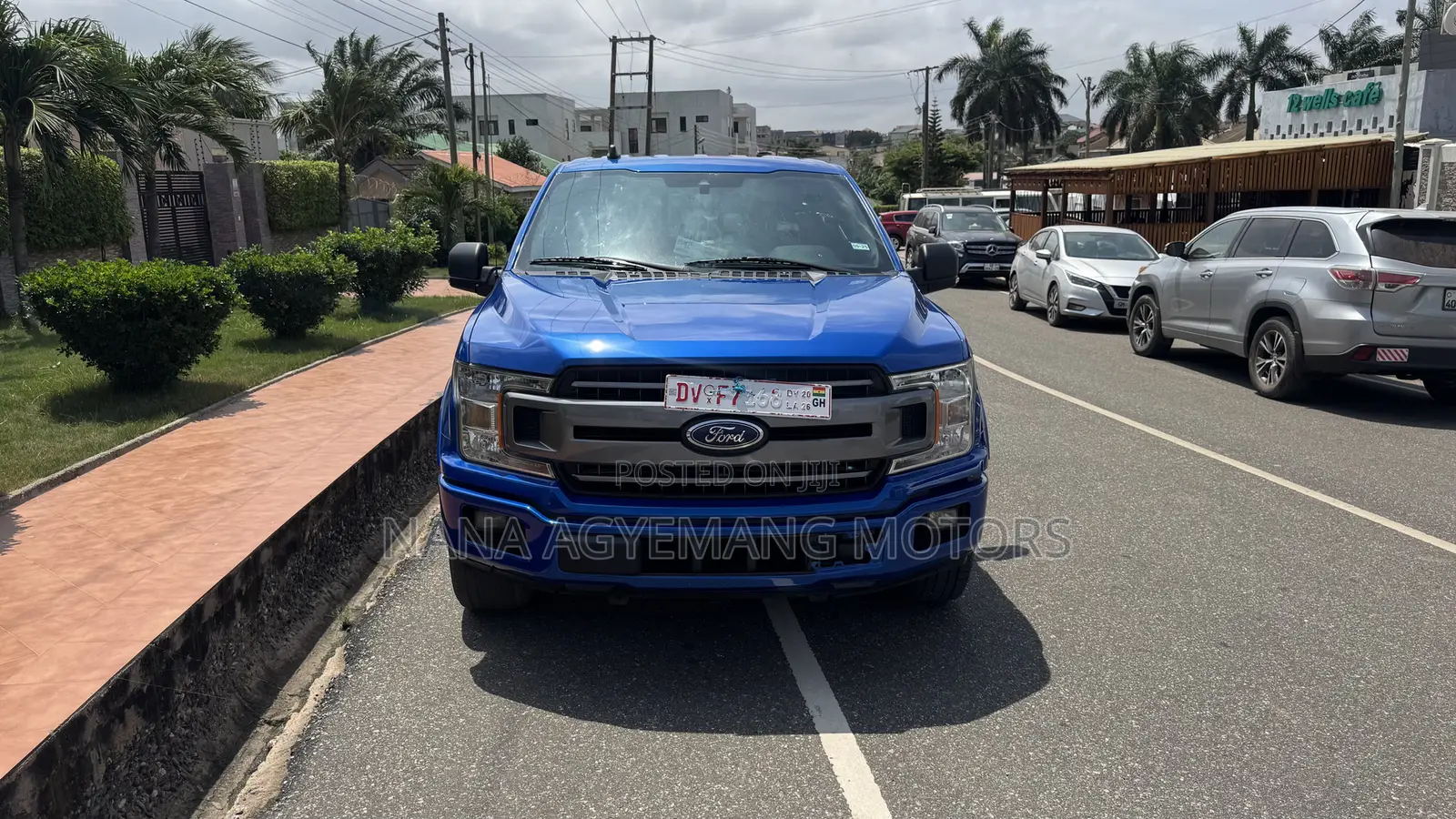 Ford E-150 2020 Blue