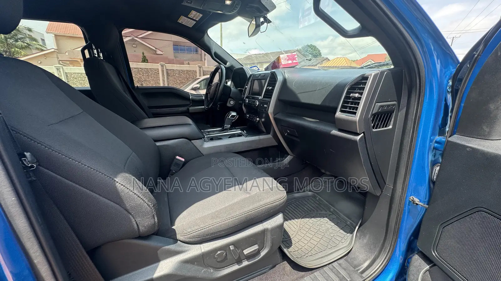 Ford E-150 2020 Blue
