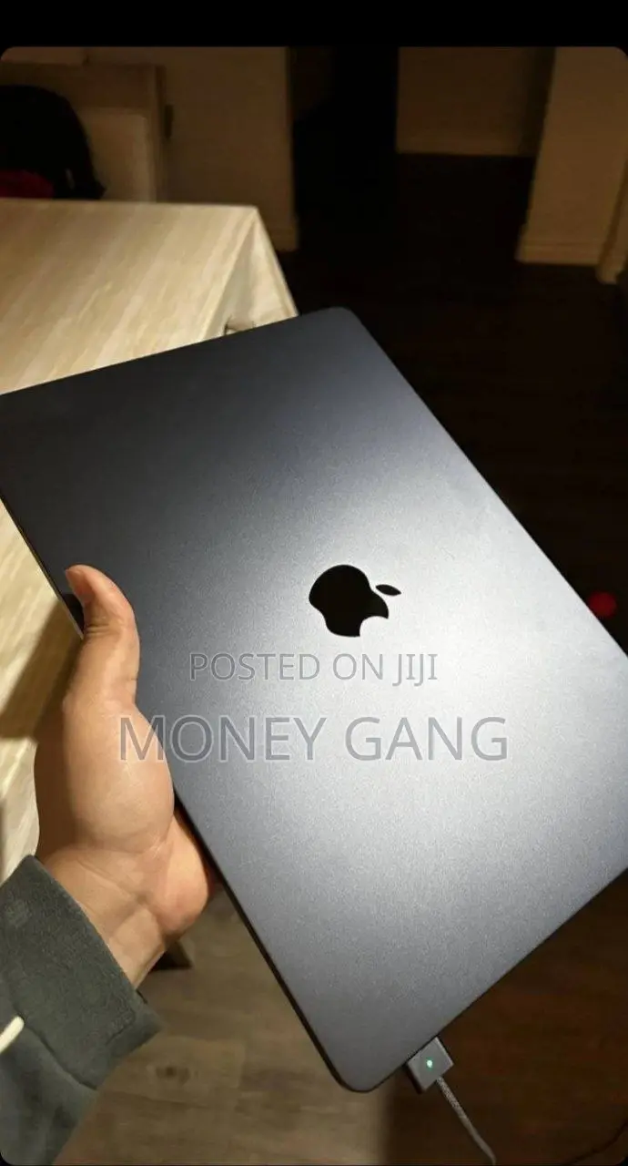 New Apple iPad Pro 13 (2024) 4 GB Black