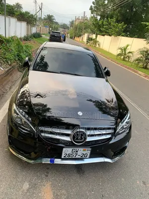 Mercedes-Benz C300 2017 Black
