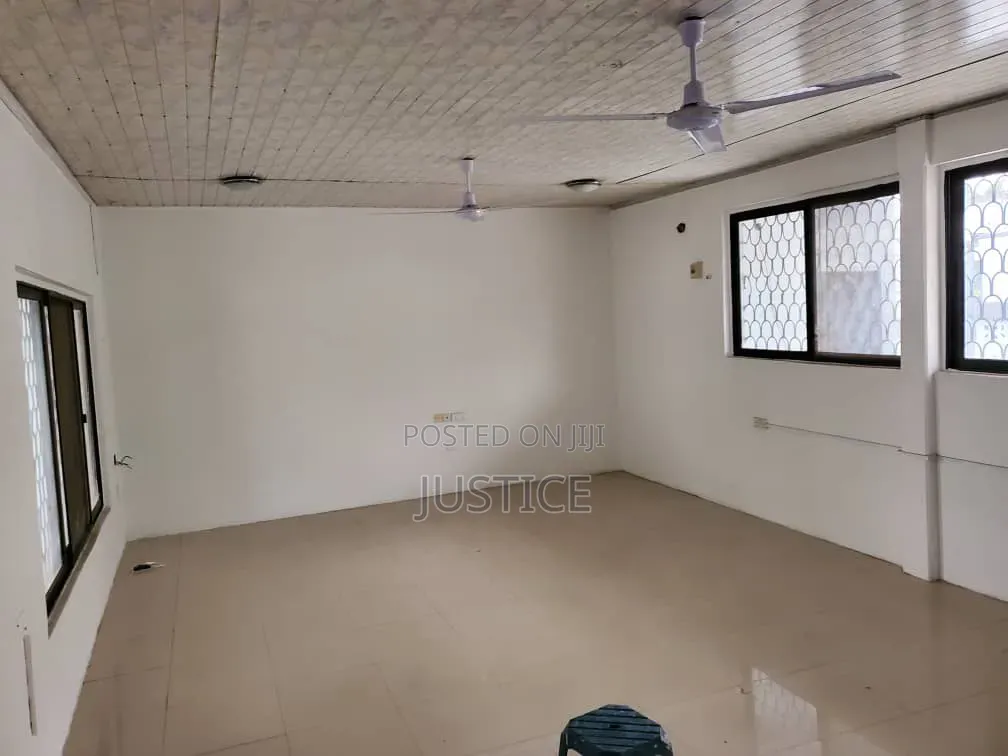 3bdrm House in North Kaneshie for rent