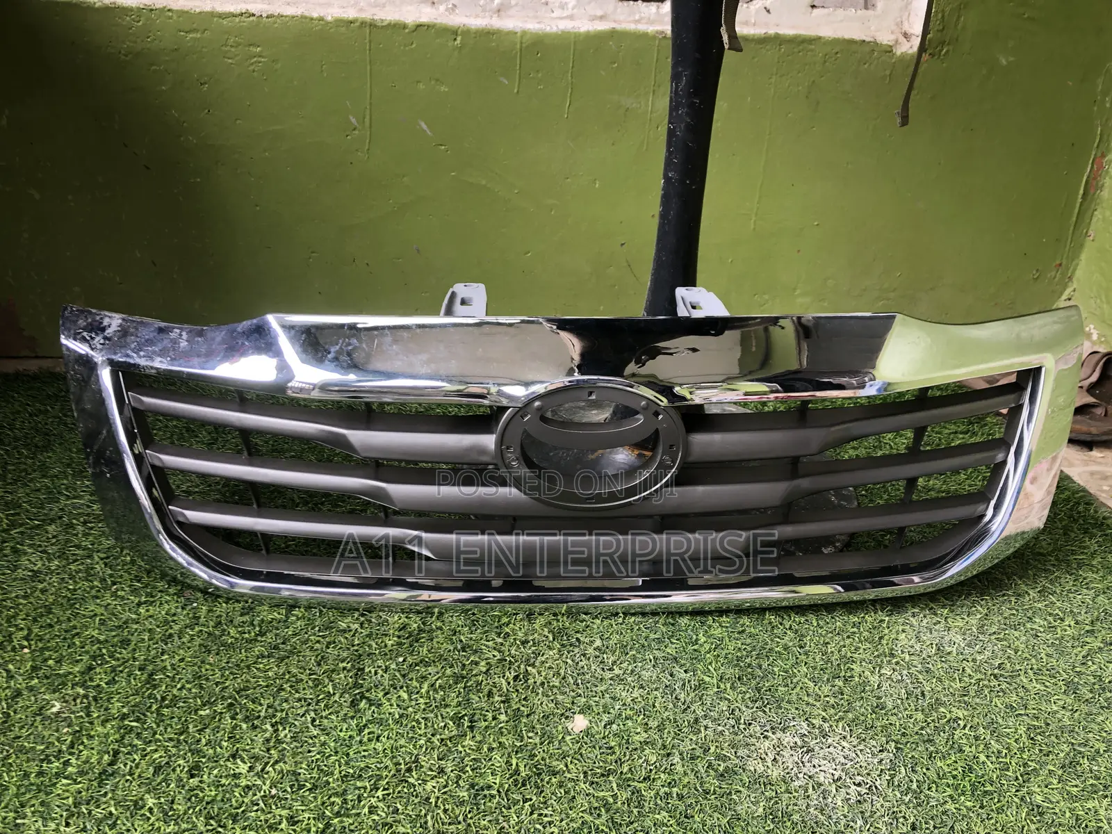 Toyota Hilux 2012 Front Grill