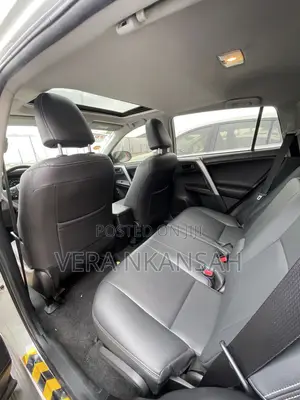 Toyota RAV4 XLE AWD 2019 White