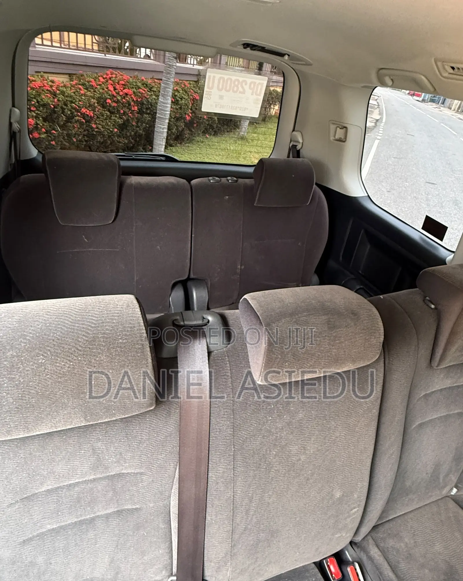 Toyota Noah 2.0 143hp AWD (8 Seater) 2013 White