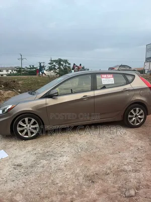 Hyundai Accent SE 2013 Gold