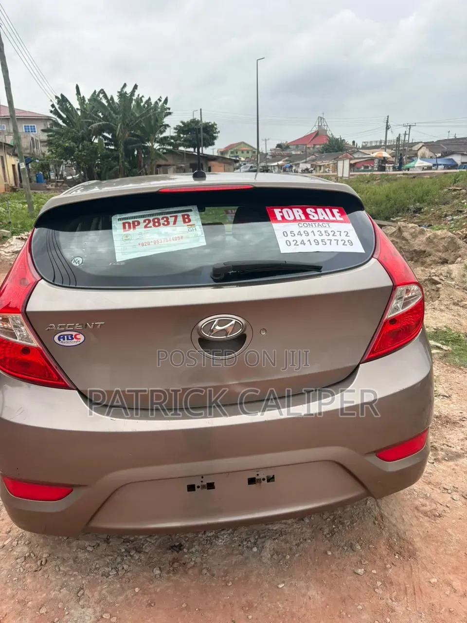 Hyundai Accent SE 2013 Gold