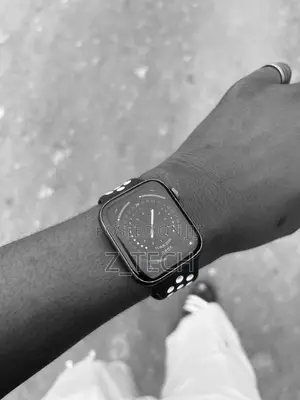 Apple Series Watch 5 44mm Available at a Cool Price