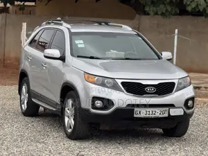 Kia Sorento 2012 Silver