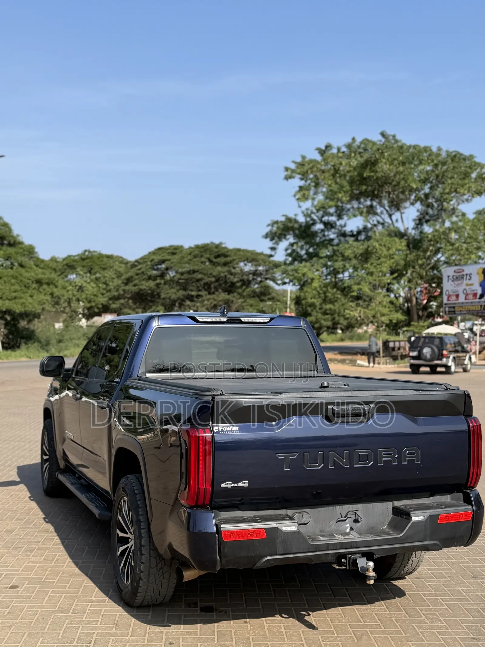 Toyota Tundra SR5 2022 Blue