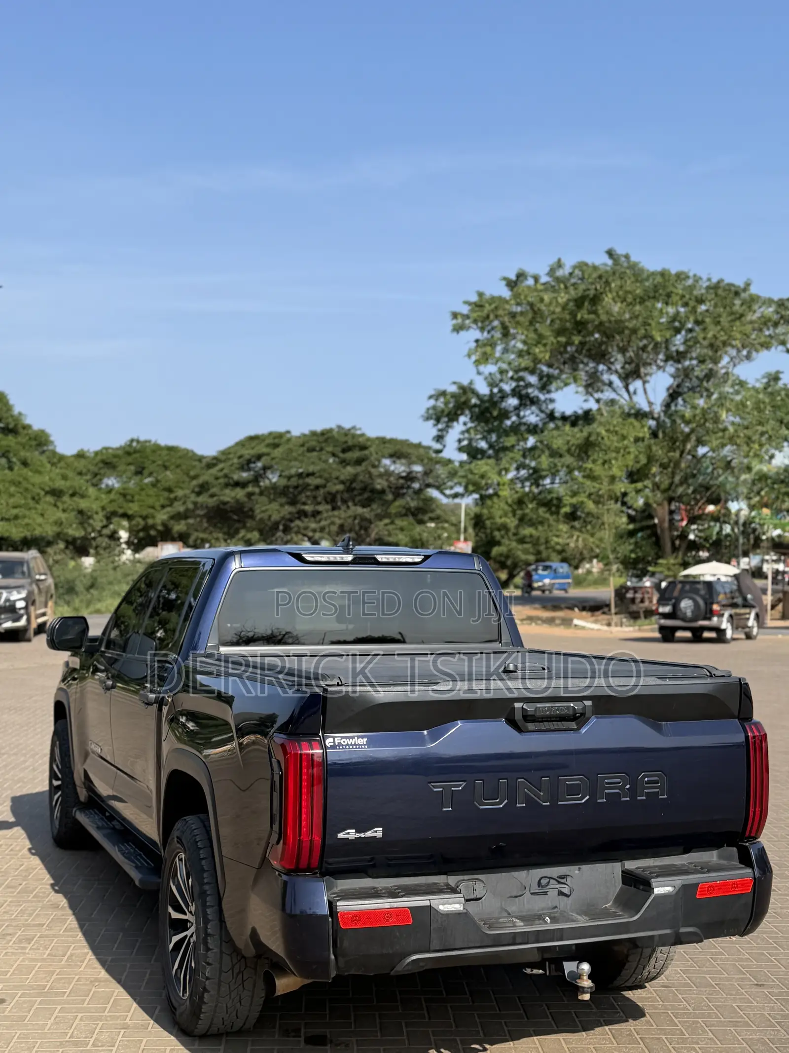 Toyota Tundra SR5 2022 Blue