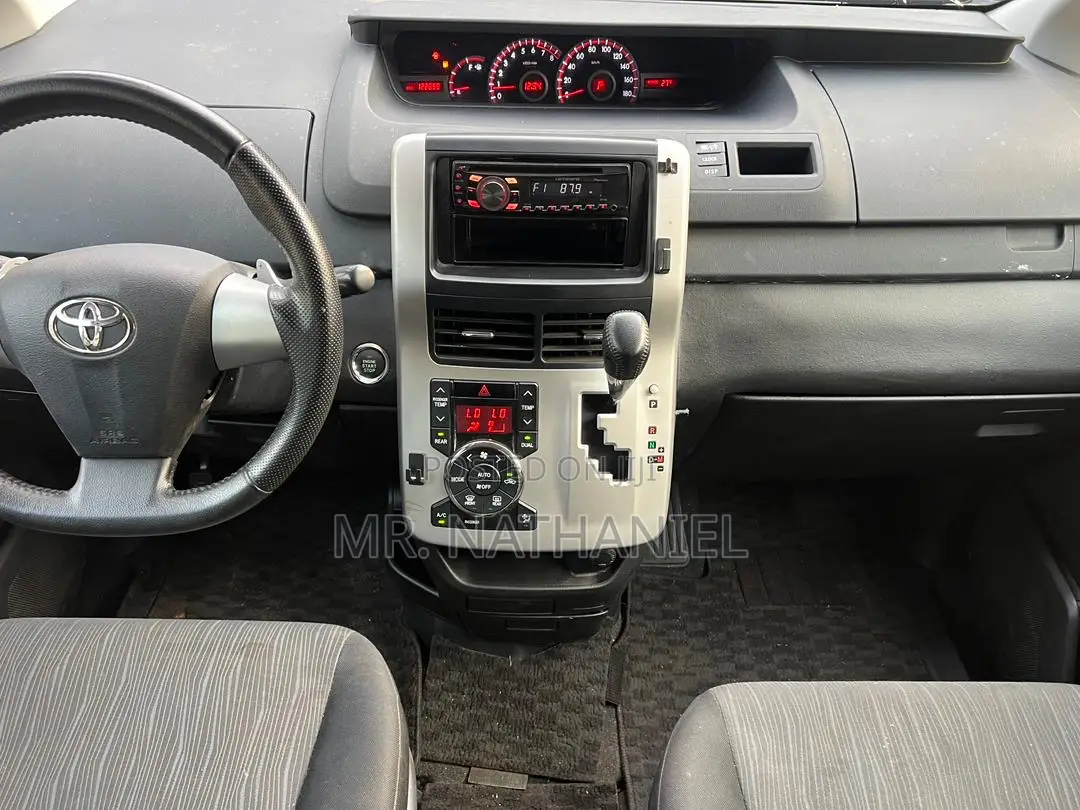 Toyota Voxy 2012 Black