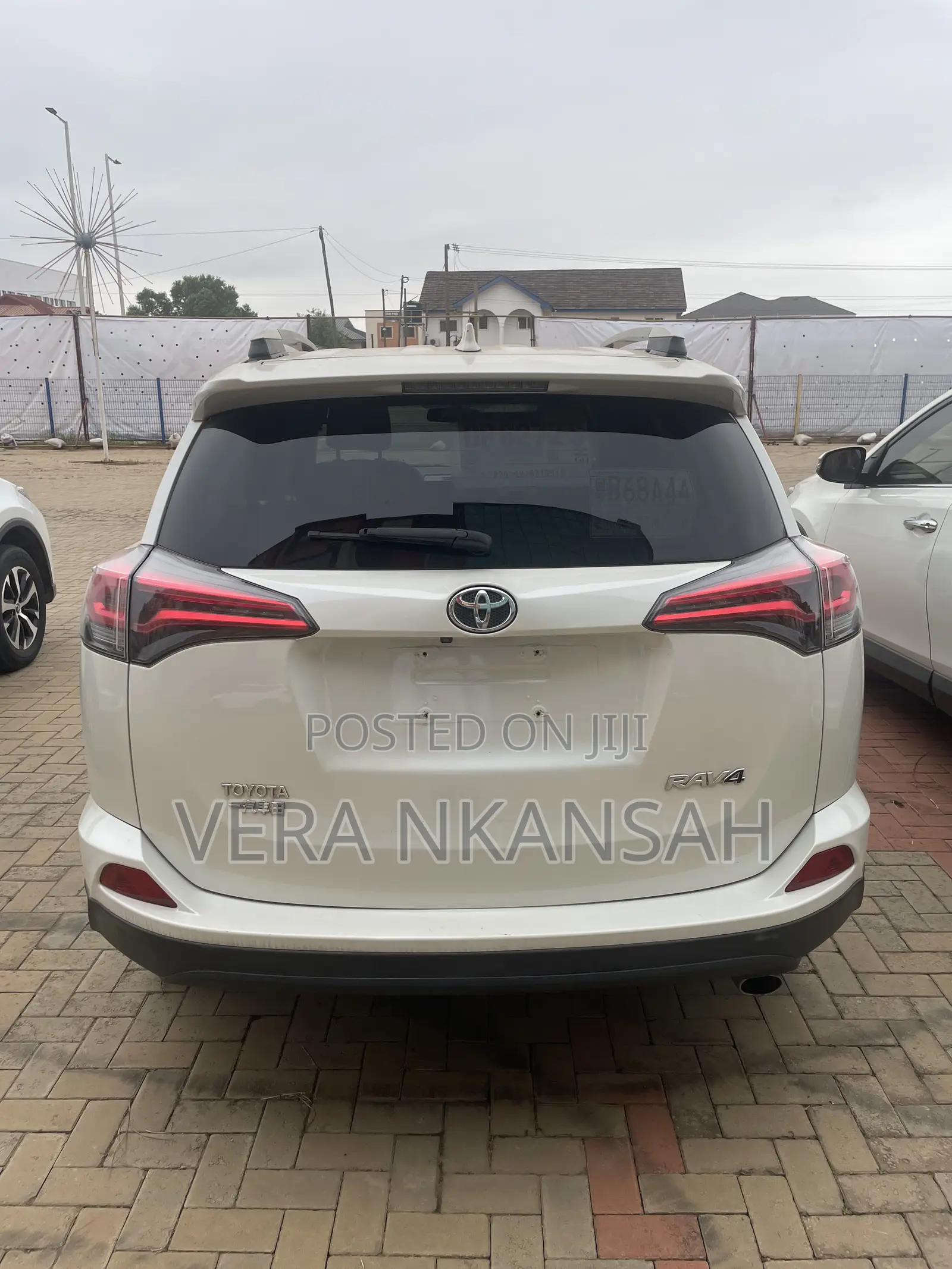 Toyota RAV4 XLE AWD 2019 White