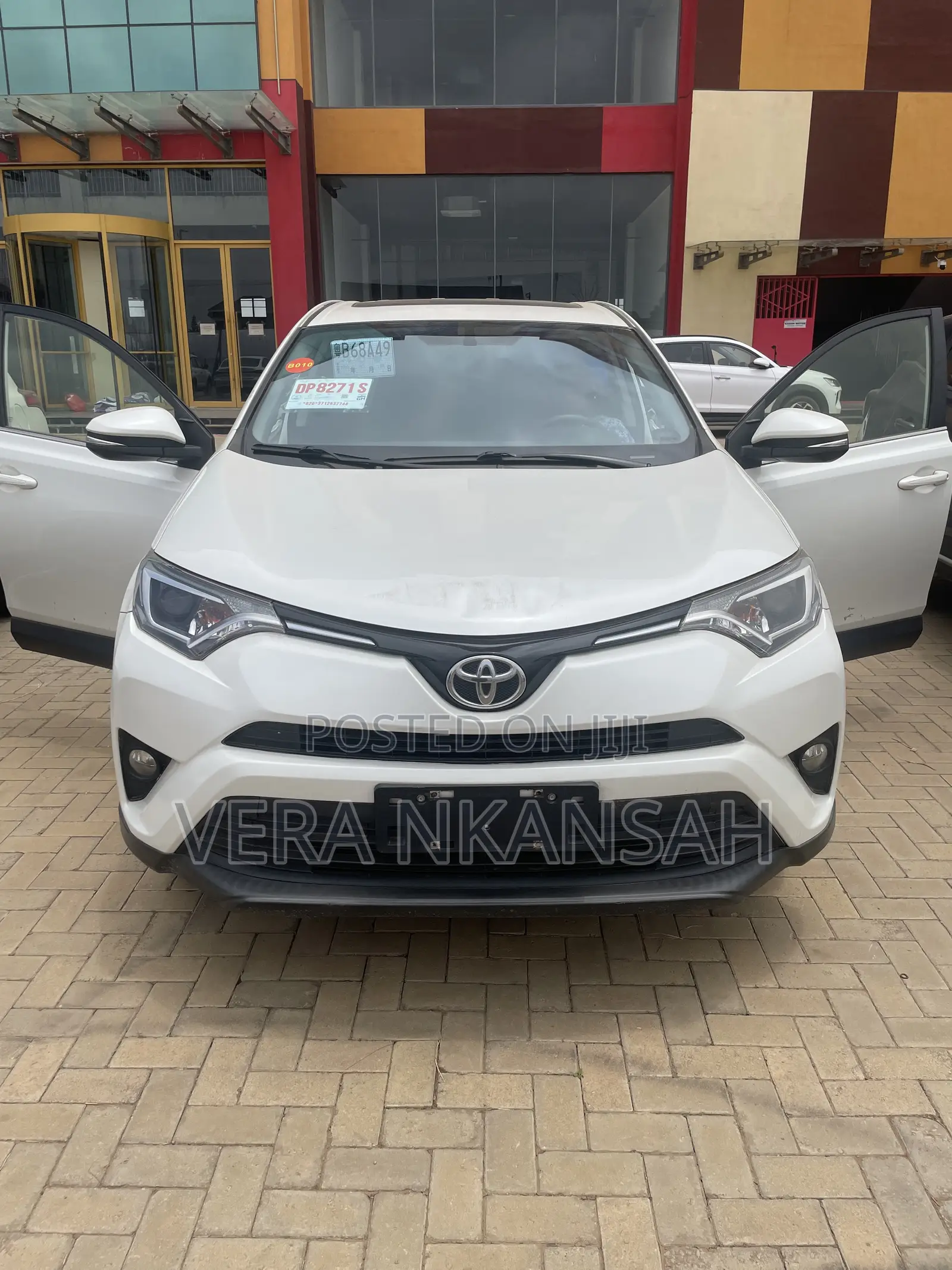 Toyota RAV4 XLE AWD 2019 White